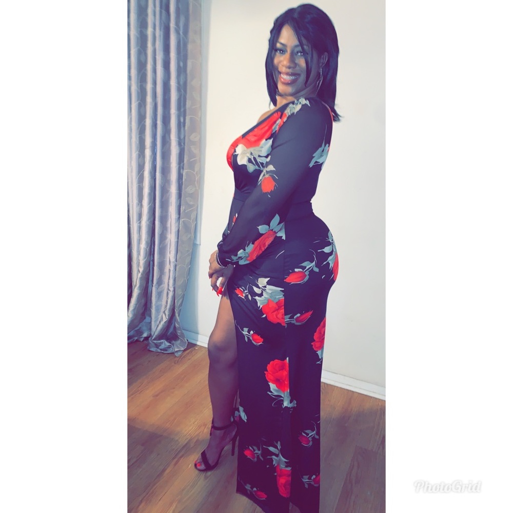 🌹❤️Black Sexy Dress With Rose Print🖤🌹